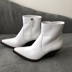 ZARA - White cowboy short booties - never worn